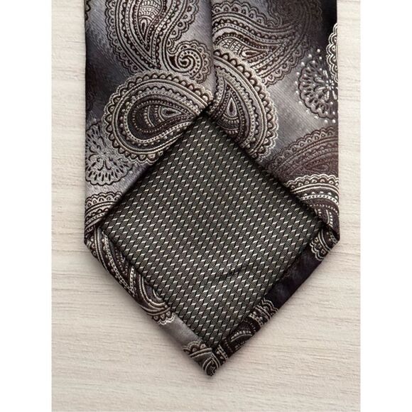 Covington Polyester Paisley Tie - Picture 5 of 7